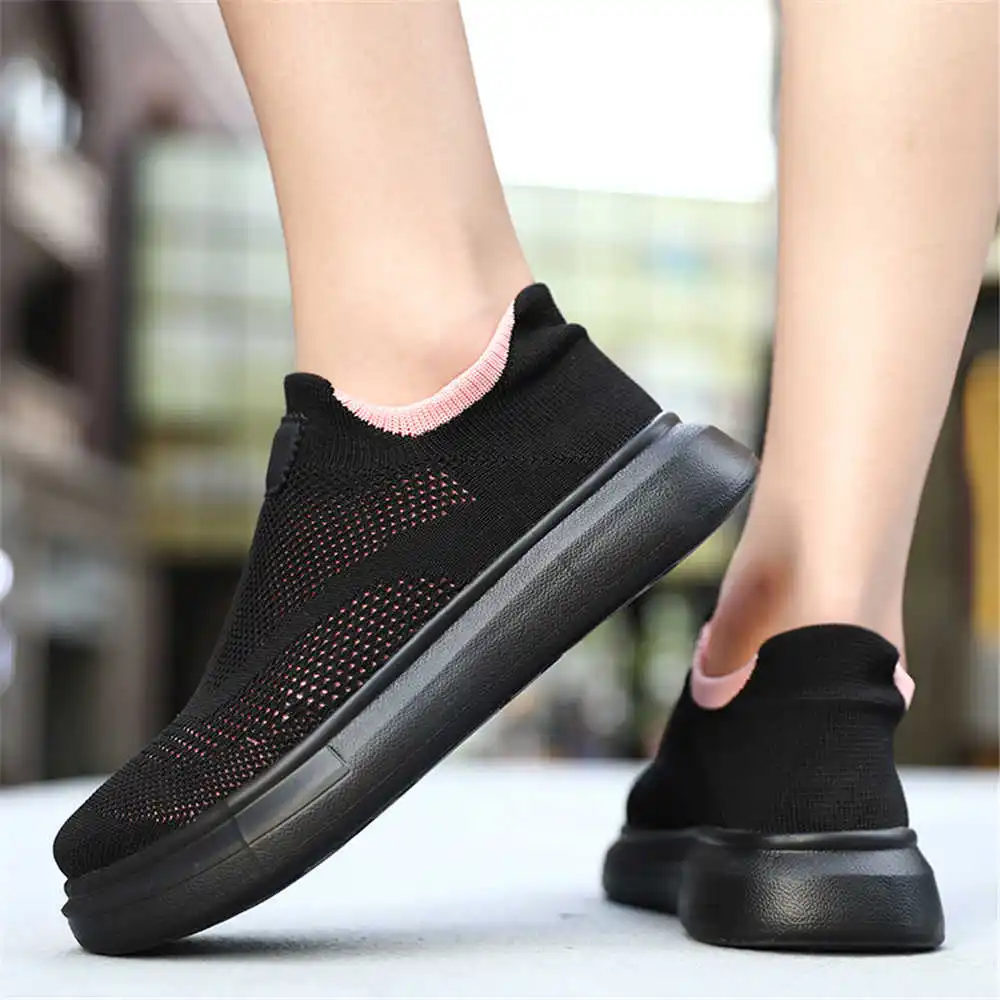 Women Formal Wear Trends - Plattform Strümpfe braune Schuhe für Frau