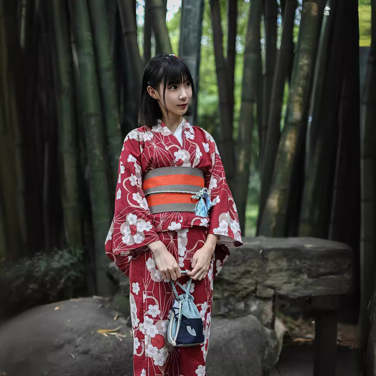 Roter japanischer Yukata-Kimon – Women'S Red Formal Wear Bewertung und Preis