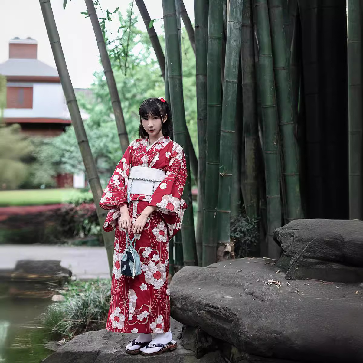 Roter japanischer Yukata-Kimon – Women'S Red Formal Wear Bewertung und Preis
