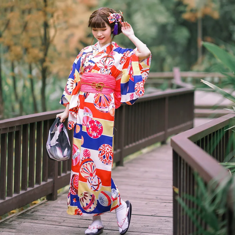 Traditioneller japanischer Kim – Formal Wear Japan Women Bewertung und Preis
