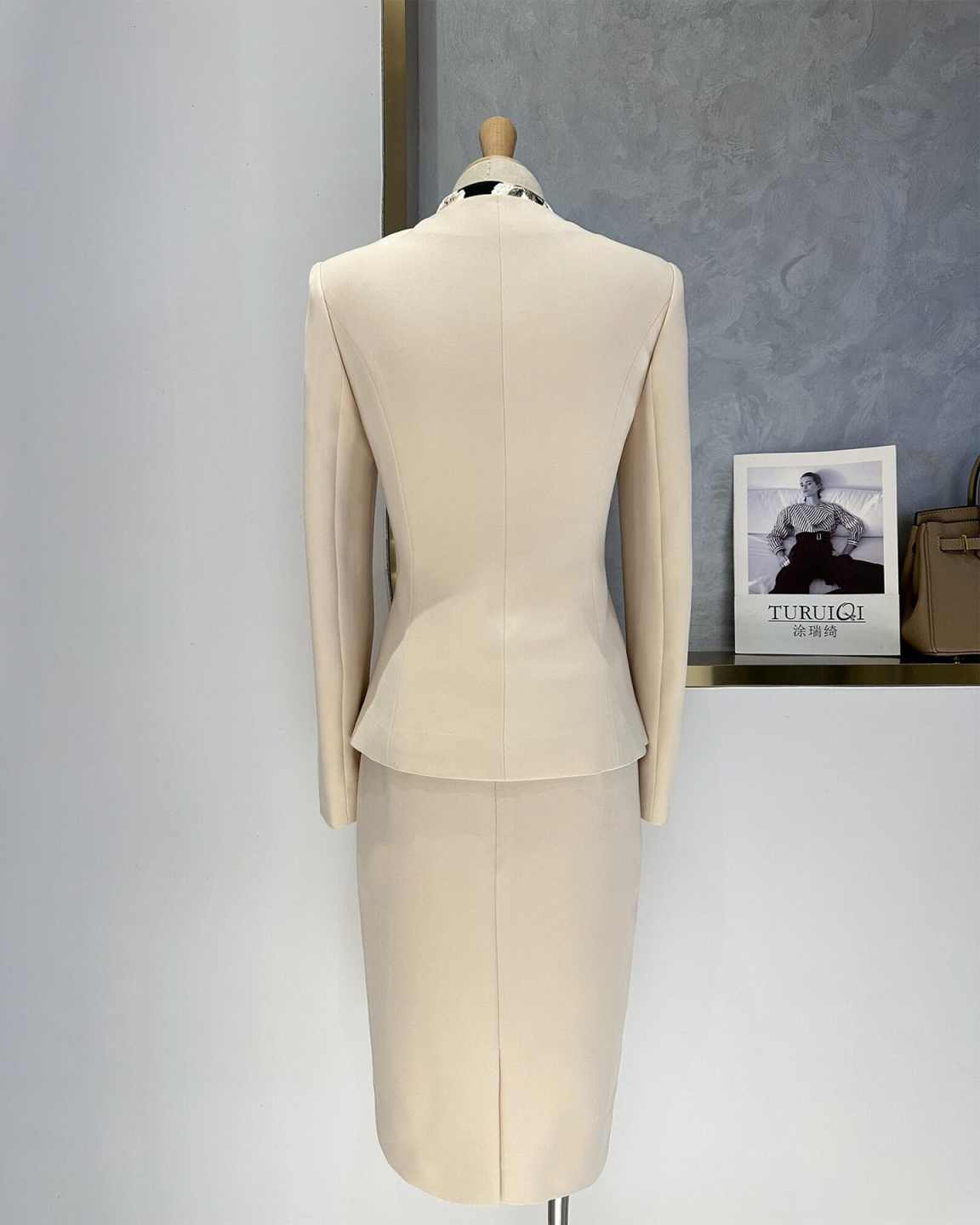 Elegantes Peplum-Damenanzug-Se – Women Formal Wear For Conference Bewertung und Preis