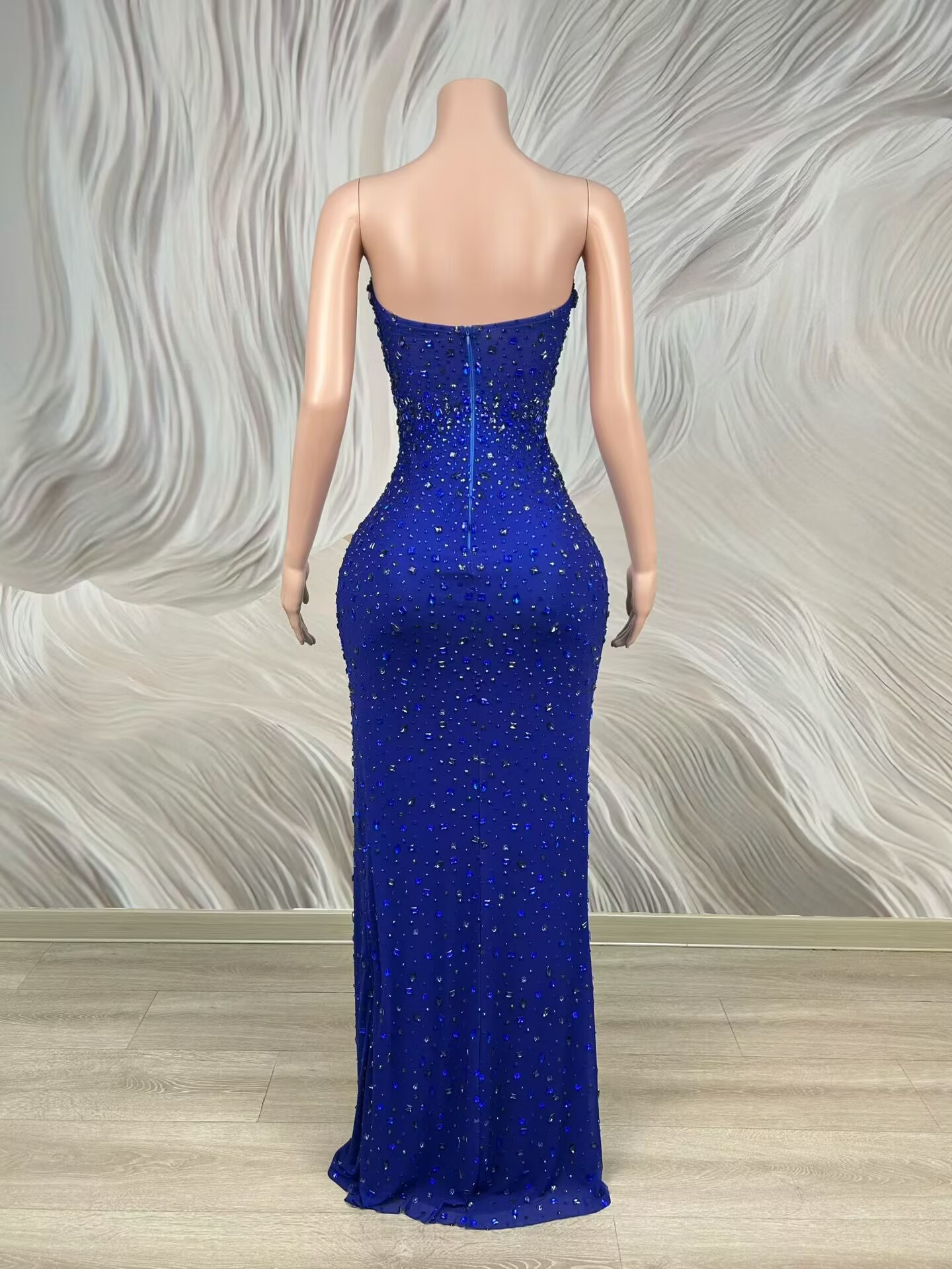 Funkelndes Strass Blaues Träge – Women'S Red Formal Wear Bewertung und Preis