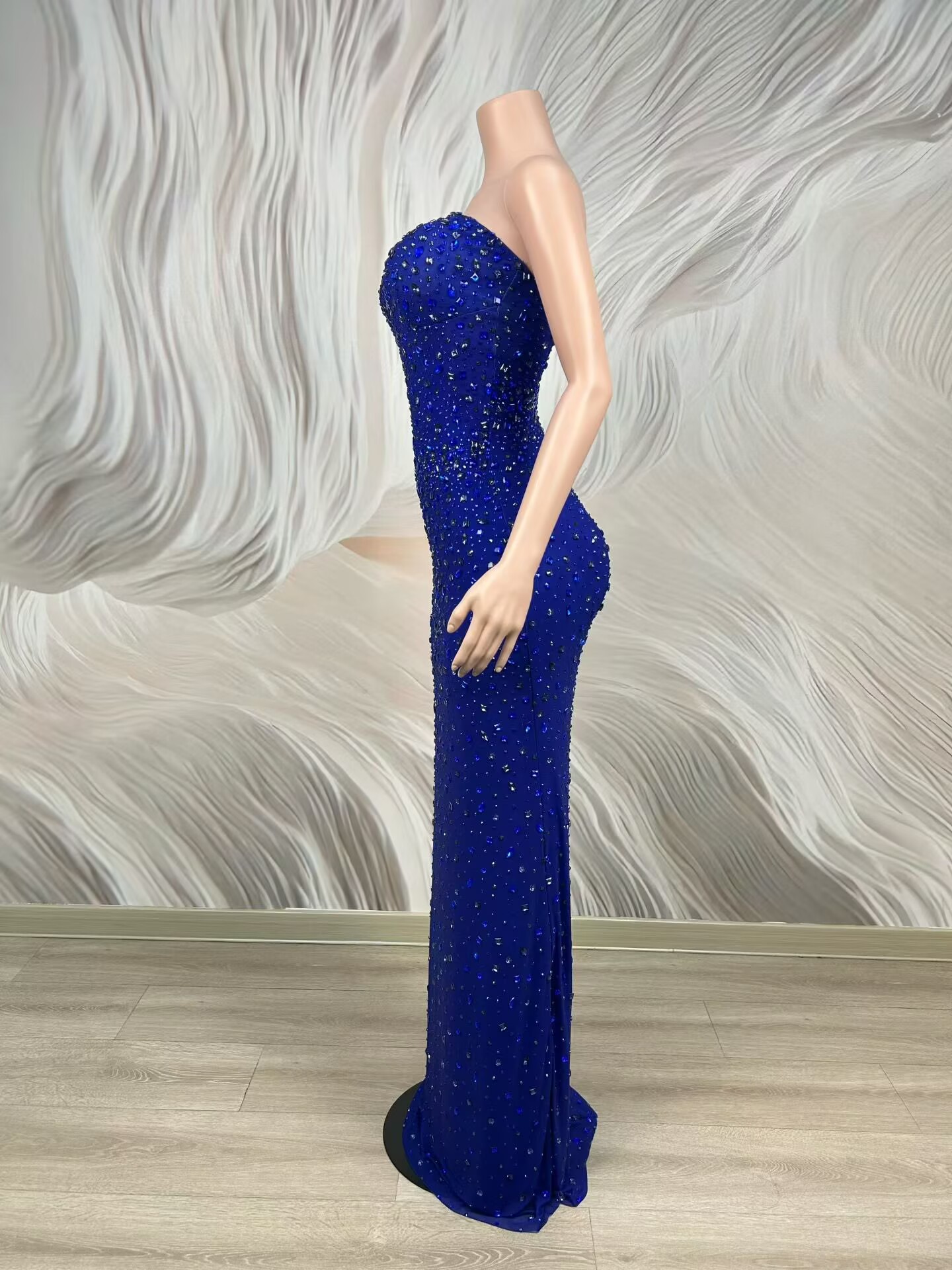 Funkelndes Strass Blaues Träge – Women'S Red Formal Wear Bewertung und Preis
